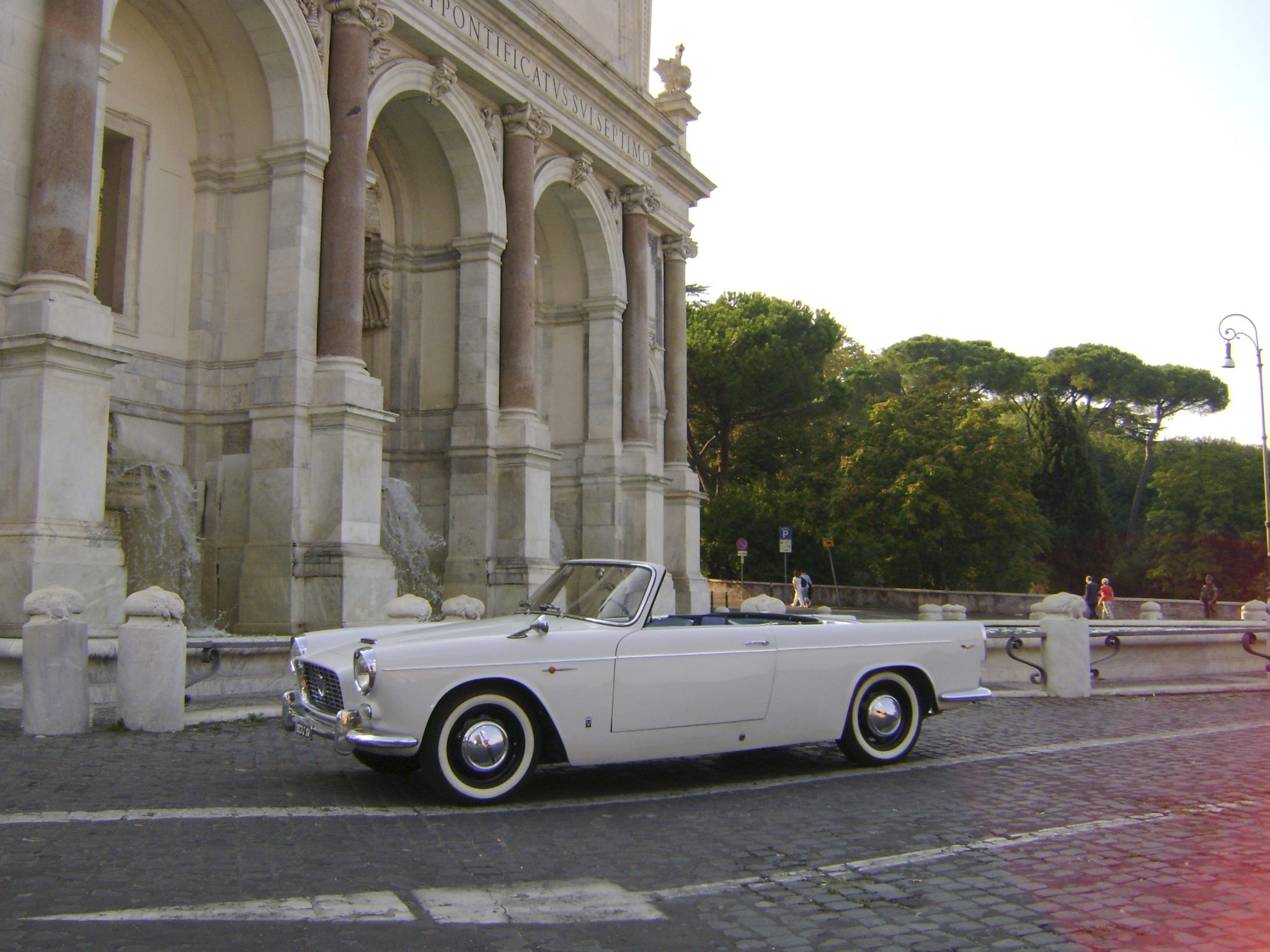 servizio fotografico con auto in omaggio.